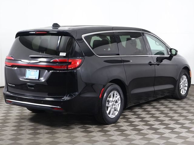 2024 Chrysler Pacifica Touring L FWD - 23036298 - 10