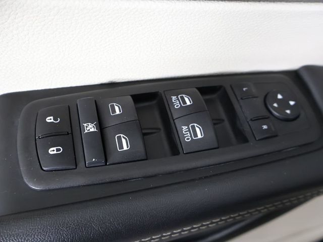 2024 Chrysler Pacifica Touring L FWD - 23036298 - 38