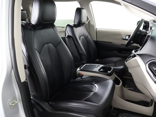 2024 Chrysler Pacifica Touring L FWD - 23036976 - 29