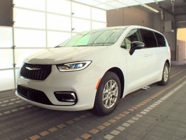 2024 Chrysler Pacifica Touring L FWD - 23069511 - 1