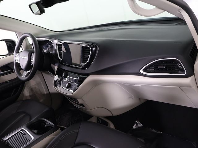 2024 Chrysler Pacifica Touring L FWD - 23069511 - 26