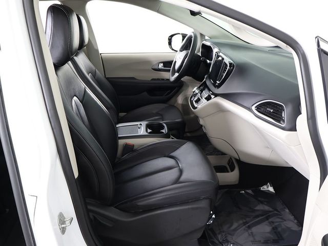 2024 Chrysler Pacifica Touring L FWD - 23069511 - 30