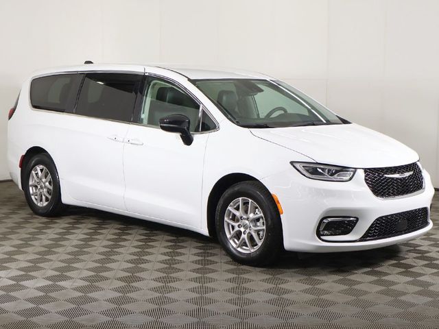 2024 Chrysler Pacifica Touring L FWD - 23069511 - 55
