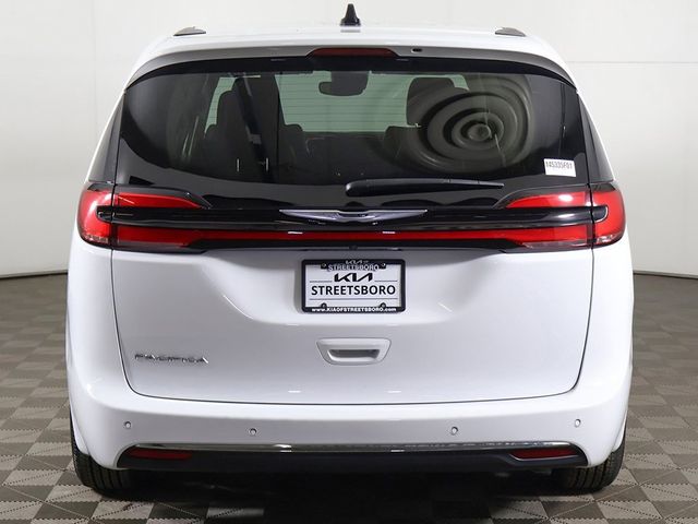 2024 Chrysler Pacifica Touring L FWD - 22957696 - 11