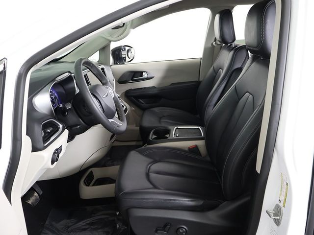 2024 Chrysler Pacifica Touring L FWD - 22957696 - 25