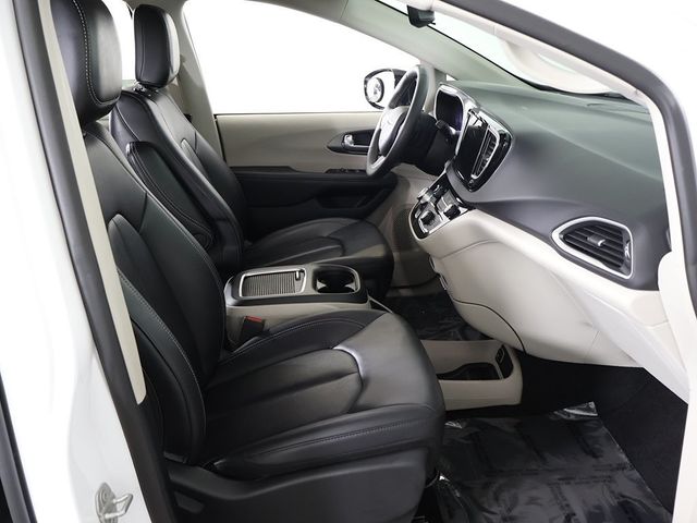 2024 Chrysler Pacifica Touring L FWD - 22957696 - 26