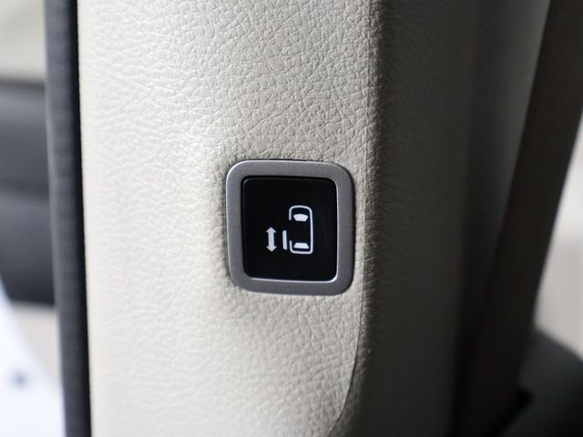 2024 Chrysler Pacifica Touring L FWD - 22957696 - 50