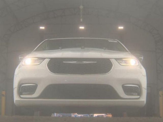 2024 Chrysler Pacifica Touring L FWD - 22968585 - 3