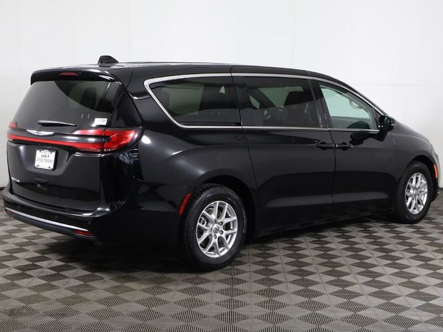 2024 Chrysler Pacifica Touring L FWD - 23063407 - 10