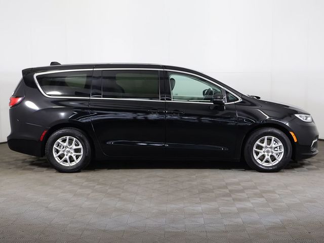 2024 Chrysler Pacifica Touring L FWD - 23063407 - 18