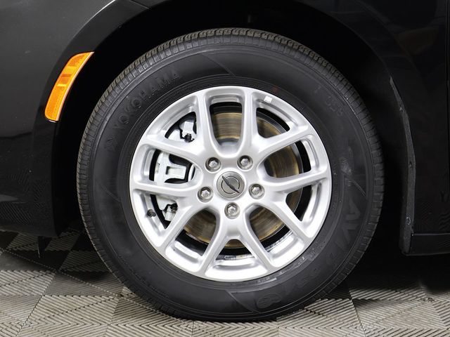 2024 Chrysler Pacifica Touring L FWD - 23063407 - 22