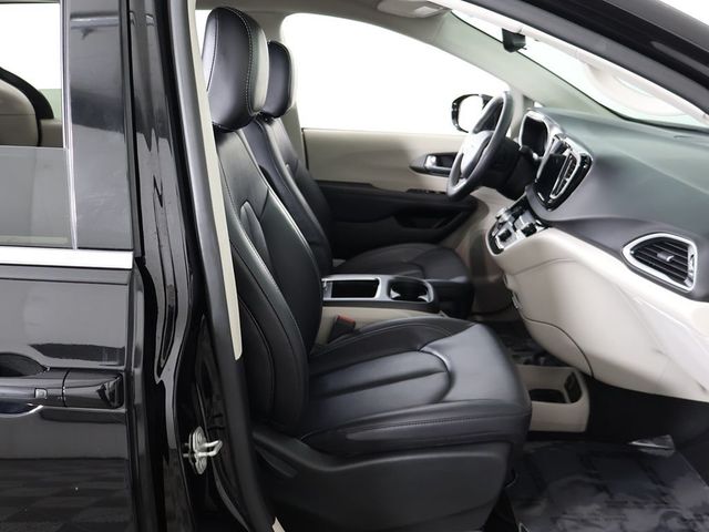 2024 Chrysler Pacifica Touring L FWD - 23063407 - 30