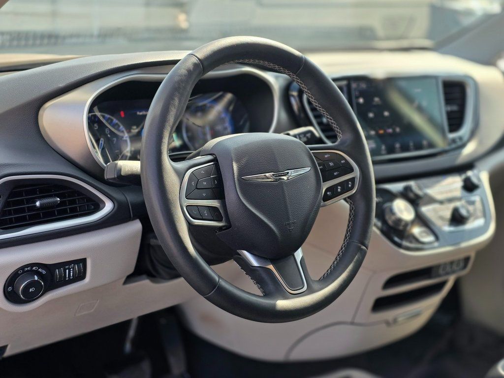 2024 Chrysler Pacifica Touring L FWD - 22979885 - 11