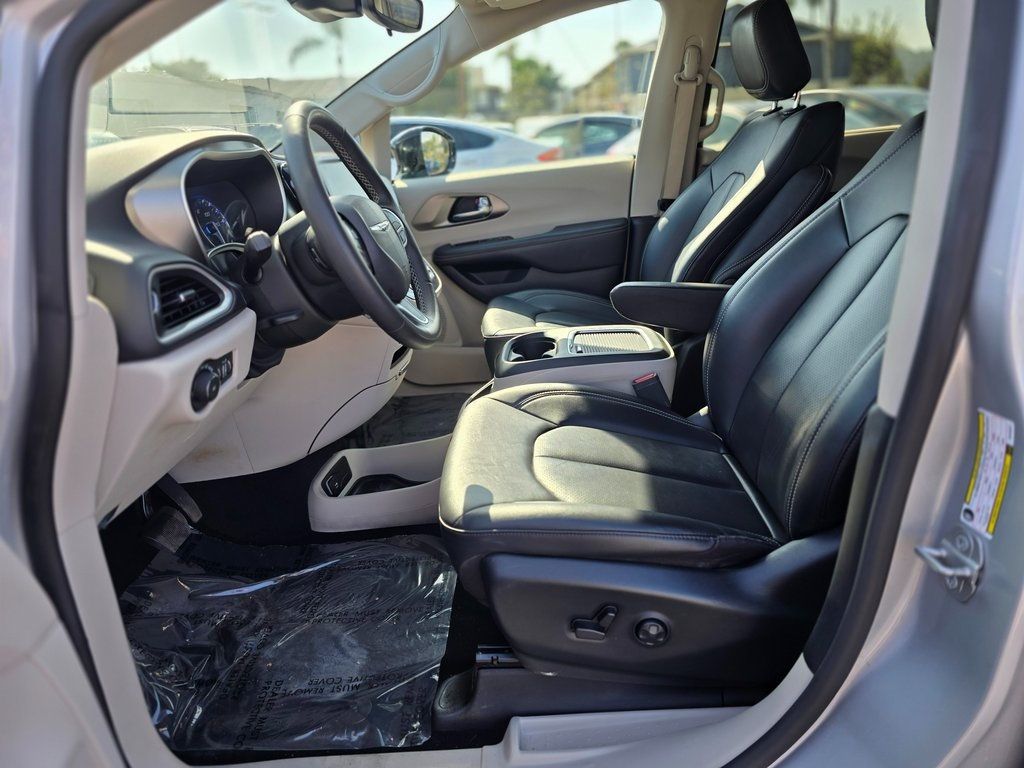 2024 Chrysler Pacifica Touring L FWD - 22979885 - 12
