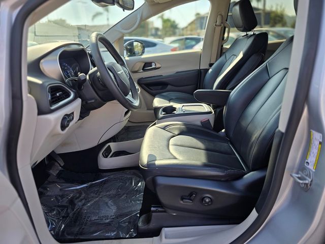 2024 Chrysler Pacifica Touring L FWD - 22979885 - 12