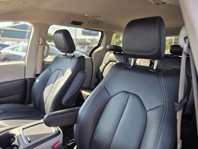 2024 Chrysler Pacifica Touring L FWD - 22979885 - 13