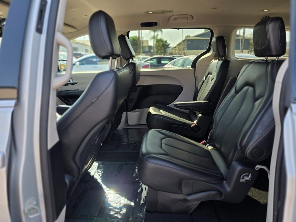2024 Chrysler Pacifica Touring L FWD - 22979885 - 15