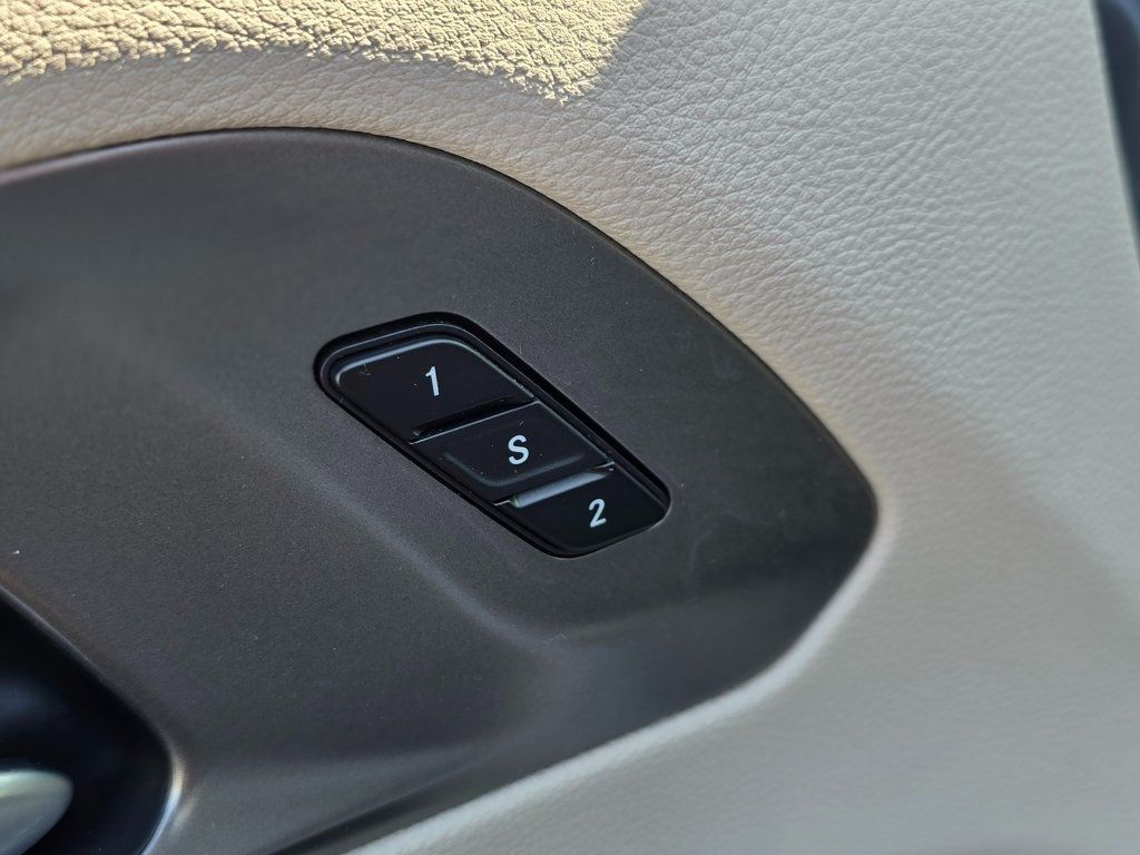 2024 Chrysler Pacifica Touring L FWD - 22979885 - 20