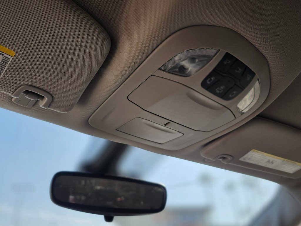 2024 Chrysler Pacifica Touring L FWD - 22979885 - 35