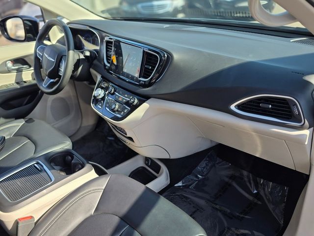 2024 Chrysler Pacifica Touring L FWD - 22979885 - 7