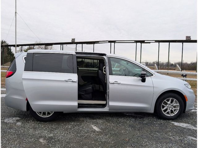 2024 Chrysler Pacifica Touring L FWD - 22983841 - 10