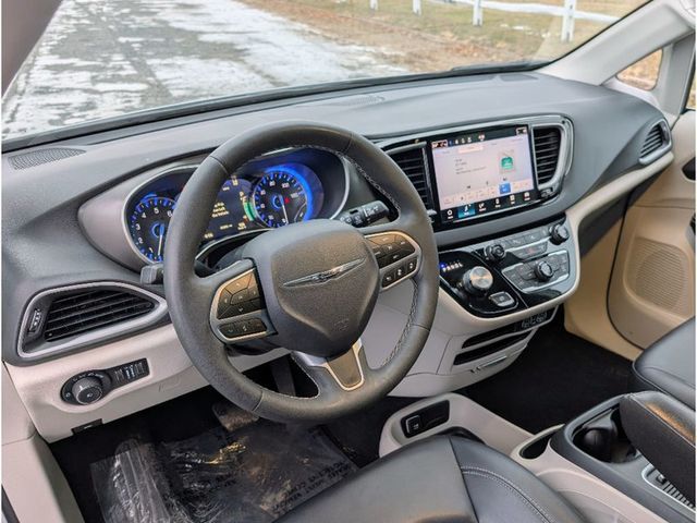 2024 Chrysler Pacifica Touring L FWD - 22983841 - 17