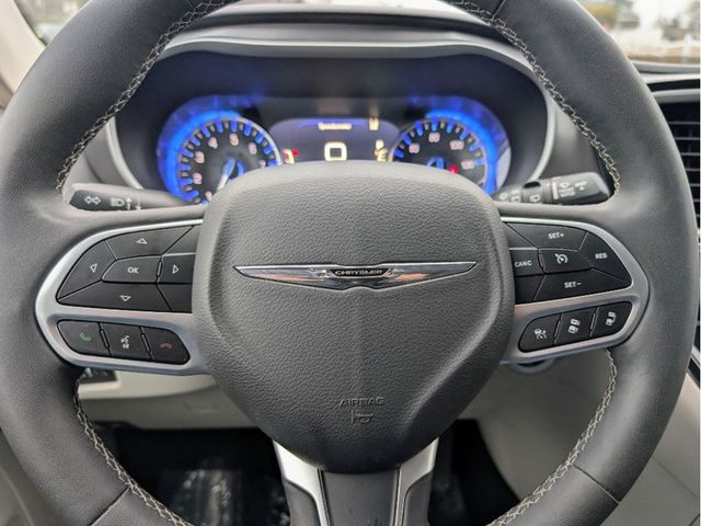 2024 Chrysler Pacifica Touring L FWD - 22983841 - 18
