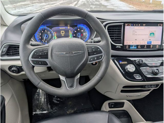 2024 Chrysler Pacifica Touring L FWD - 22983841 - 28