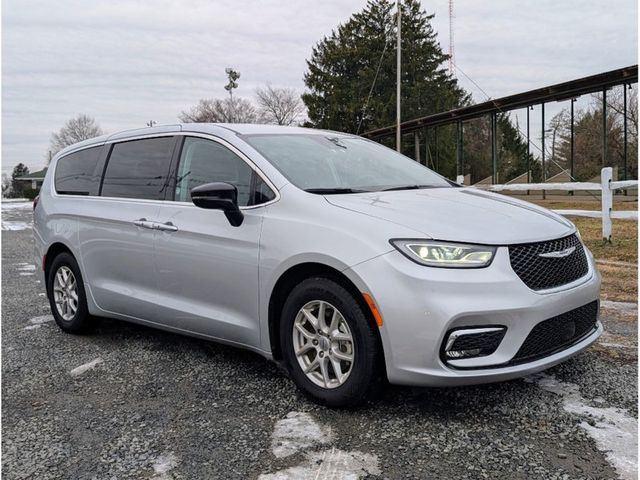 2024 Chrysler Pacifica Touring L FWD - 22983841 - 2