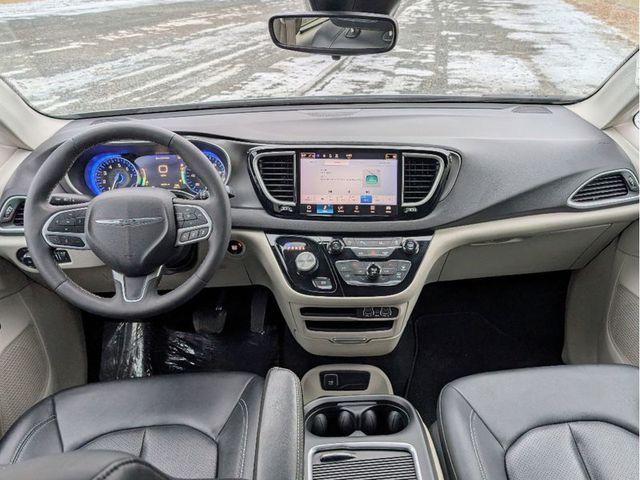 2024 Chrysler Pacifica Touring L FWD - 22983841 - 30