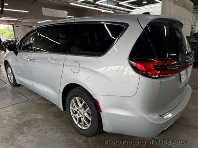2024 Chrysler Pacifica