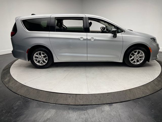 2024 Chrysler Pacifica Touring L FWD - 22984083 - 3