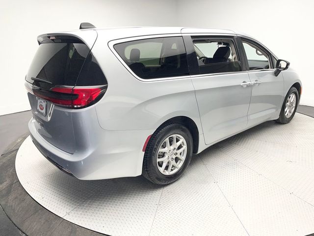 2024 Chrysler Pacifica Touring L FWD - 22984083 - 4