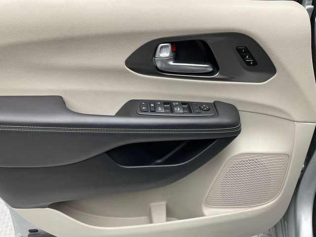 2024 Chrysler Pacifica Touring L FWD - 22984083 - 8