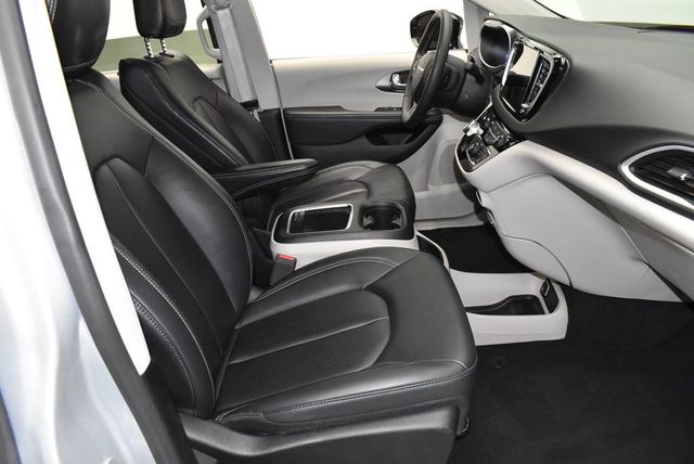 2024 Chrysler Pacifica Touring L FWD - 22940188 - 23