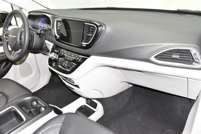 2024 Chrysler Pacifica Touring L FWD - 22940188 - 25