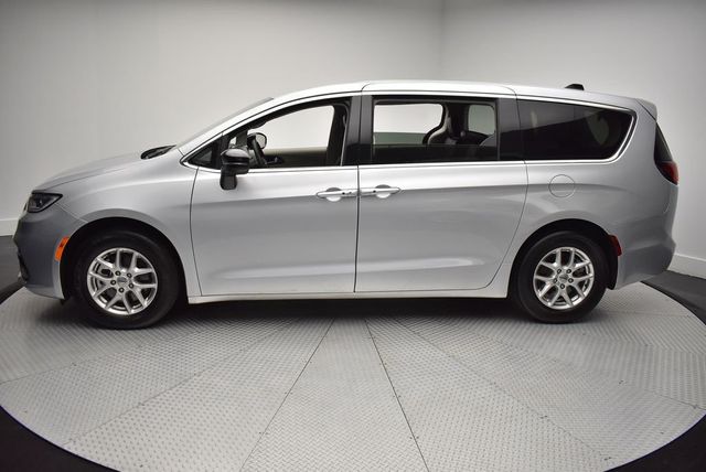 2024 Chrysler Pacifica Touring L FWD - 22940188 - 7