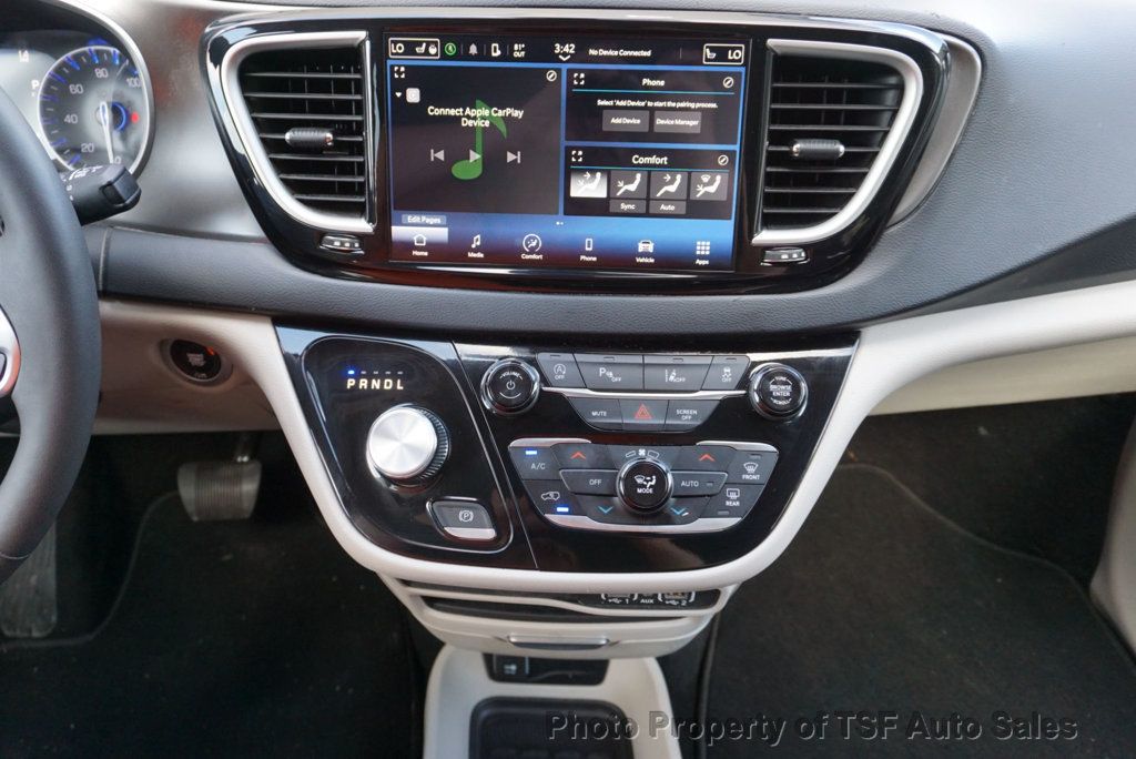 2024 Chrysler Pacifica Touring L photo 14