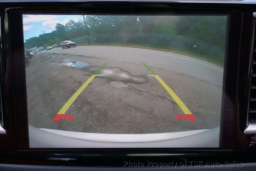 2024 Chrysler Pacifica Touring L photo 16
