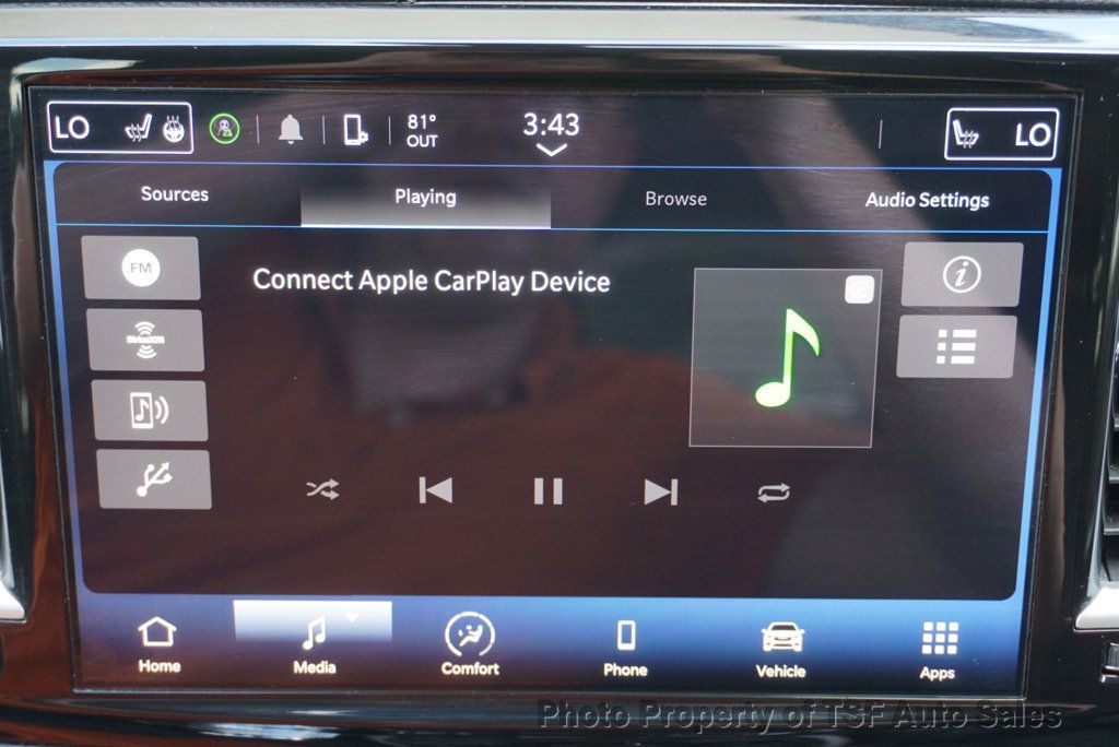 2024 Chrysler Pacifica Touring L photo 17
