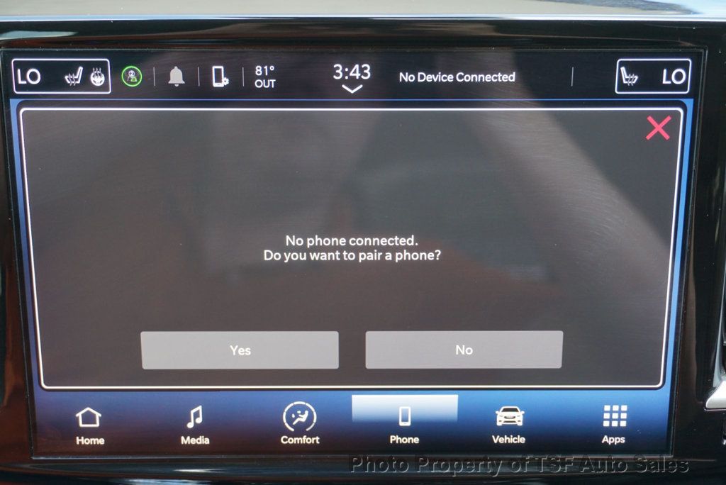 2024 Chrysler Pacifica Touring L photo 18
