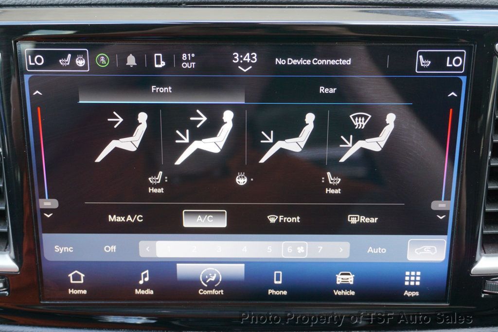 2024 Chrysler Pacifica Touring L photo 19