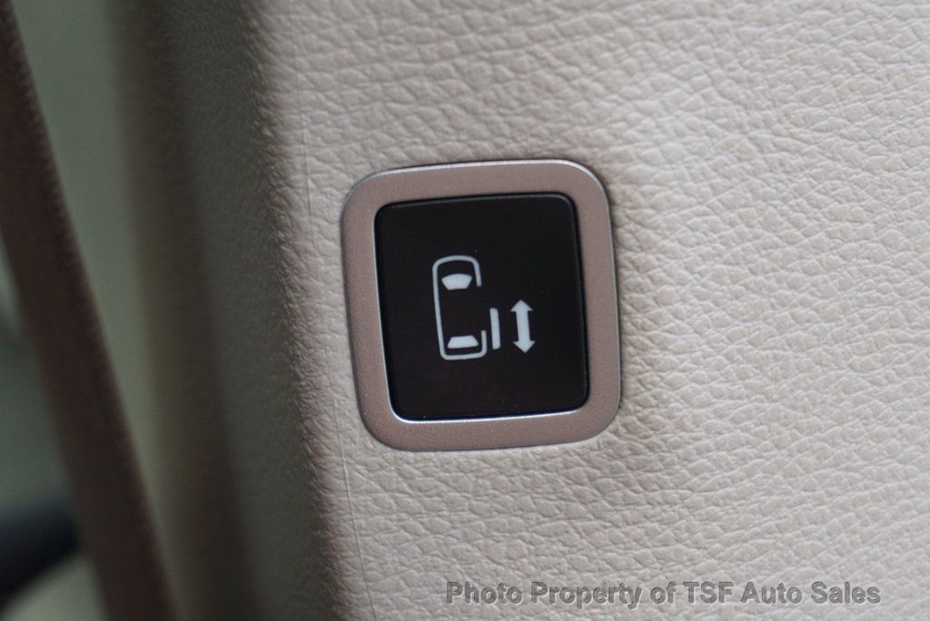 2024 Chrysler Pacifica Touring L photo 28