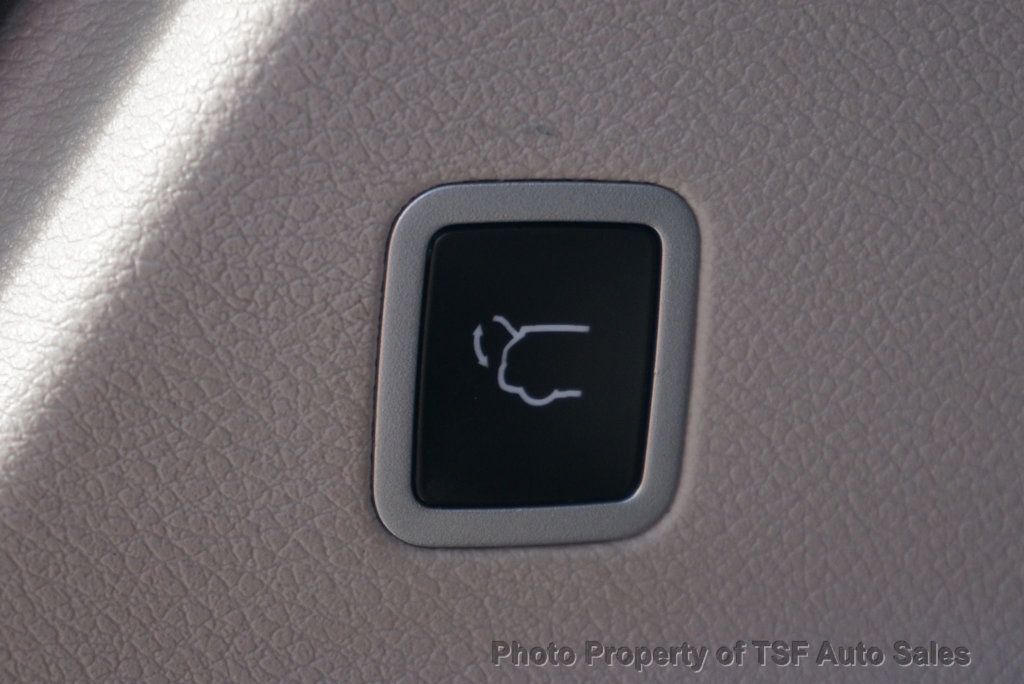 2024 Chrysler Pacifica Touring L photo 29