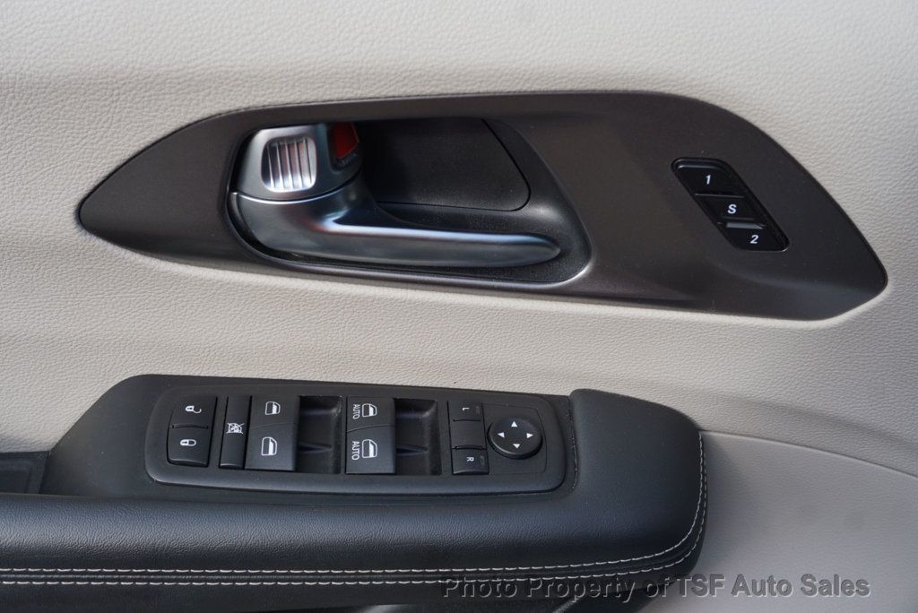 2024 Chrysler Pacifica Touring L photo 30