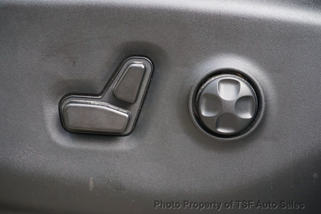 2024 Chrysler Pacifica Touring L photo 31