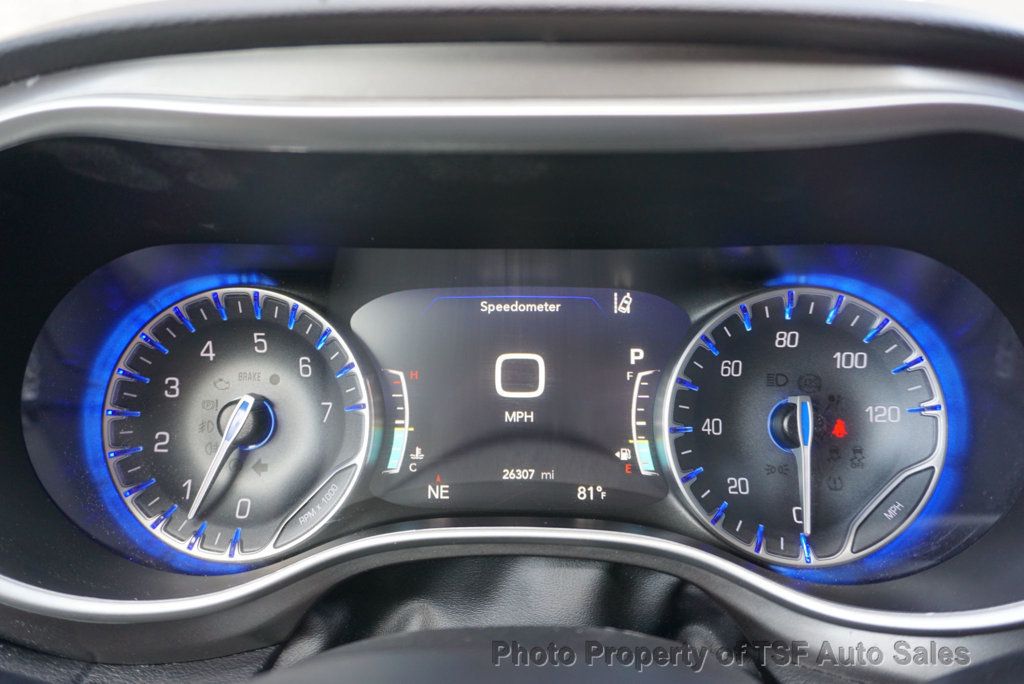 2024 Chrysler Pacifica Touring L photo 33