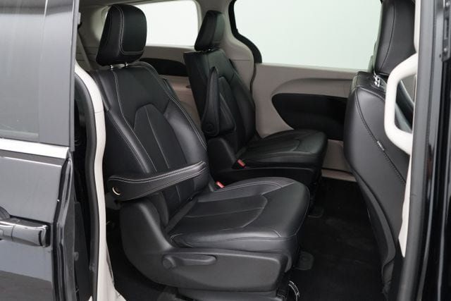2024 Chrysler Pacifica Hybrid Select - 23077715 - 44