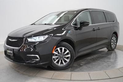 2024 Chrysler Pacifica Plug-In Hybrid