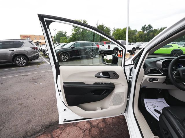 2024 Chrysler Pacifica Plug-In Hybrid Select - 23077961 - 10